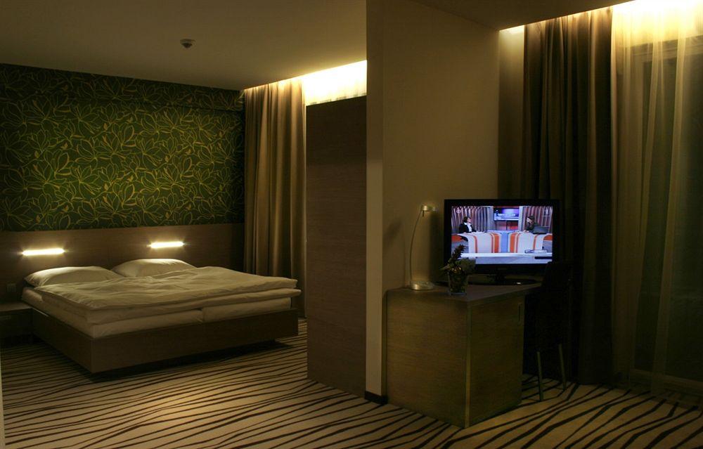Hotel Ponteo - Activity Park Bratislava Extérieur photo