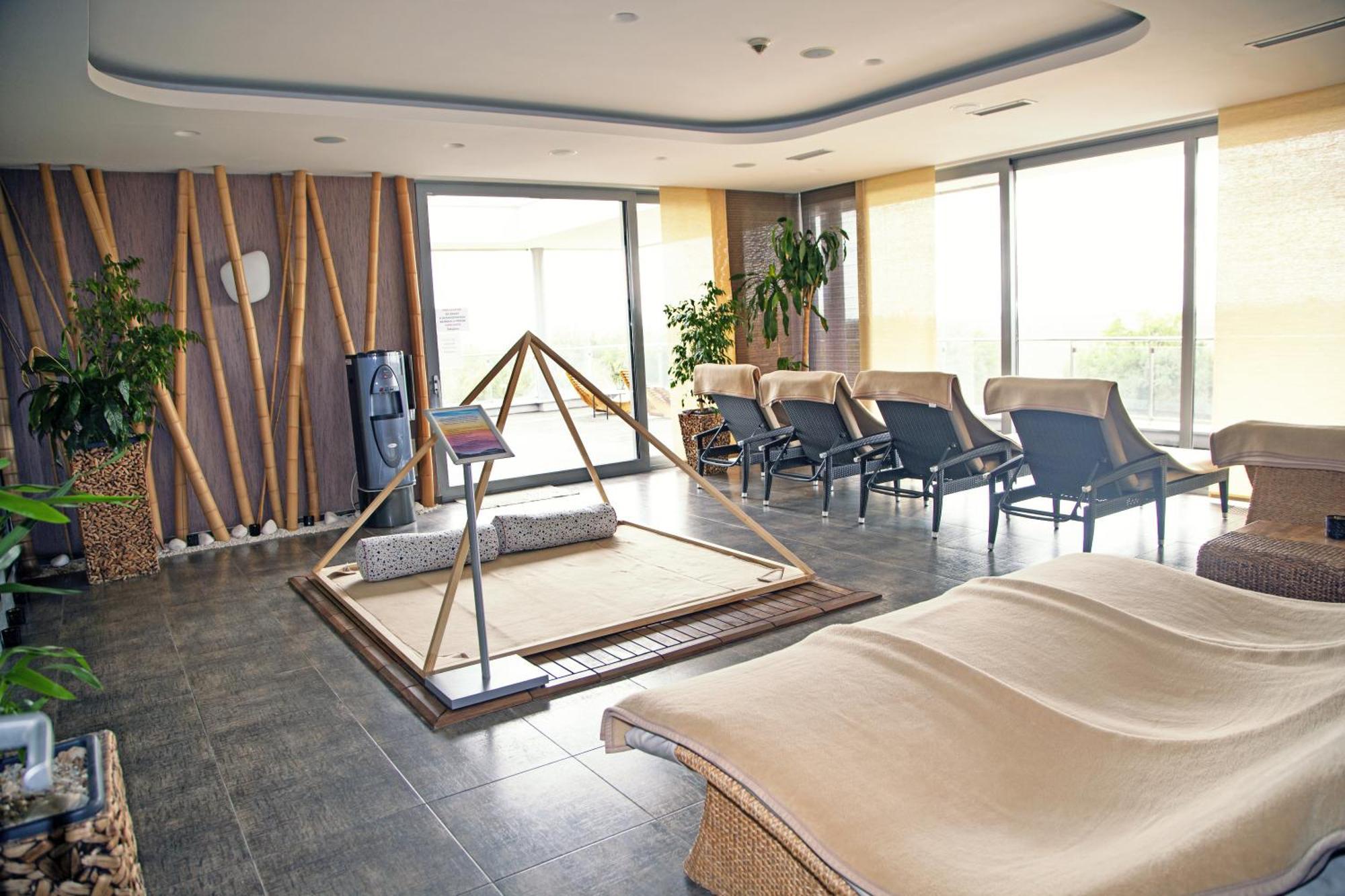 Hotel Ponteo - Activity Park Bratislava Extérieur photo