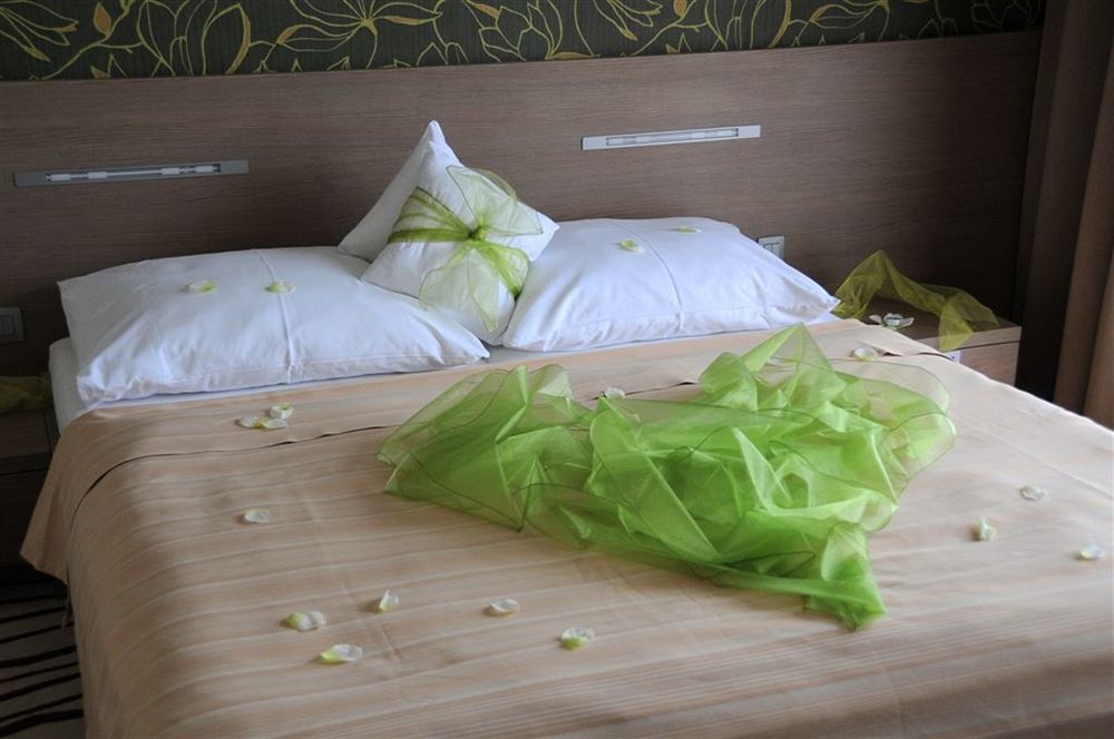 Hotel Ponteo - Activity Park Bratislava Extérieur photo